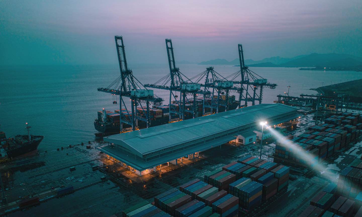 Gantry cranes working at a container terminal